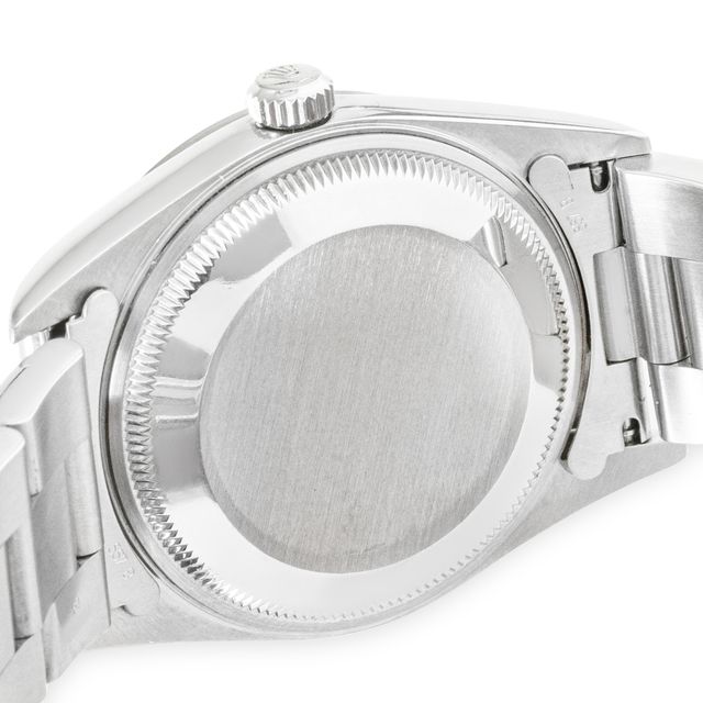 Rolex Oyster Perpetual Date 15200 Image 4